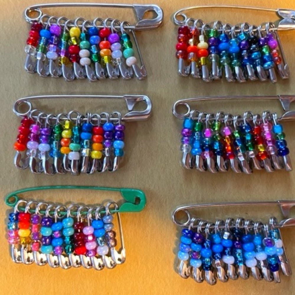 60 Friendship pins -.75 inches -  Assorted colors - 1980s seed bead/Safety pins